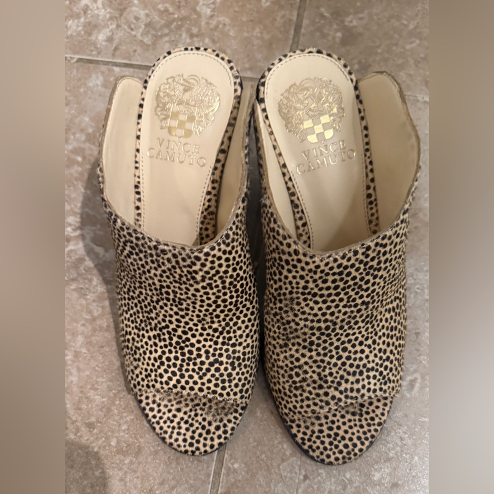 Vince Camaro  Tan and Black Leopard Print Mules size 5.5